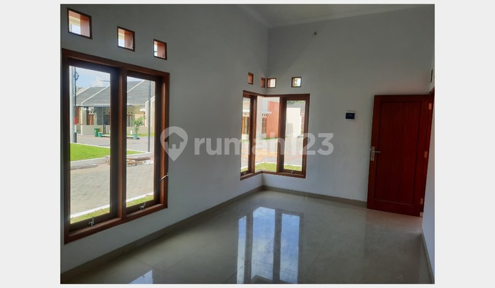 Safira Sambon Hunian  Dekat dengan Tol dan Bandara Adi Soemarmo, 5 menit dari tugu Kartasura, 5 Menit dari UMS 