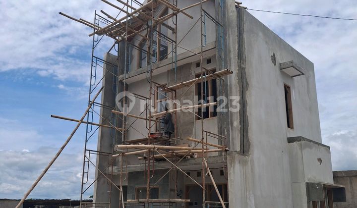 Rumah Mewah Strategis Solo Baru ******** Free Biaya2 Dan.potongan Harga Sampai 100jt 1