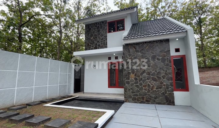 Design-Free Residences in a Strategic Location with a Comfortable and Serene Environment