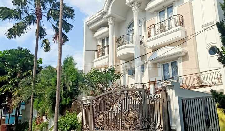 Luxury 2-Storey House in Griya Permata Cipondoh Housing Estate, Tangerang