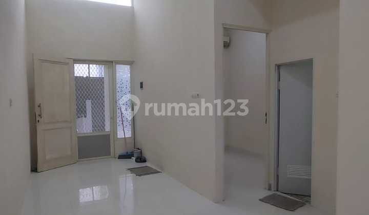 Quick Sale Renovated House Ready to Occupy in Sukolilo Surabaya