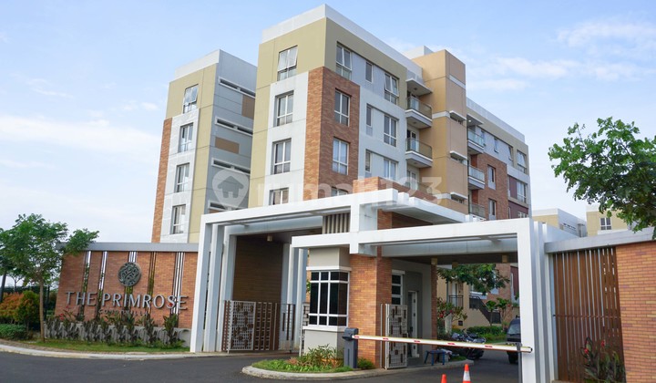 Miliki The Primerose Condovilla Hook Semi Furnish di Summarecon