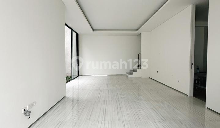 Dijual Cepat Rumah 2 Lantai Esklusif Di Dian Istana Surabaya 2