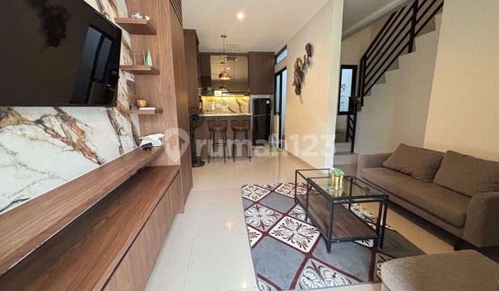 Sewa Cepat Rumah Furnish Siap Huni di Summarecon Crown Gading 2