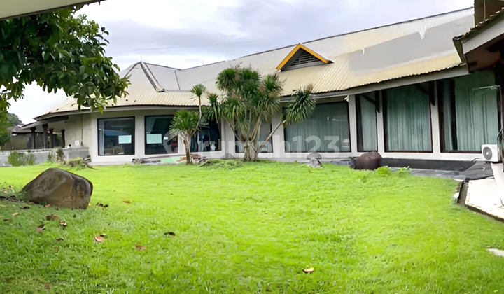 Rumah Mewah Asri 8900m2 SHM Ada Kolam Renang dan Pendopo Bisa Untuk Villa 1