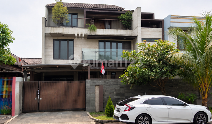 Rumah Mewah Gading Serpong 3 Lantai SHM 624M² Kolam Renang Indoor