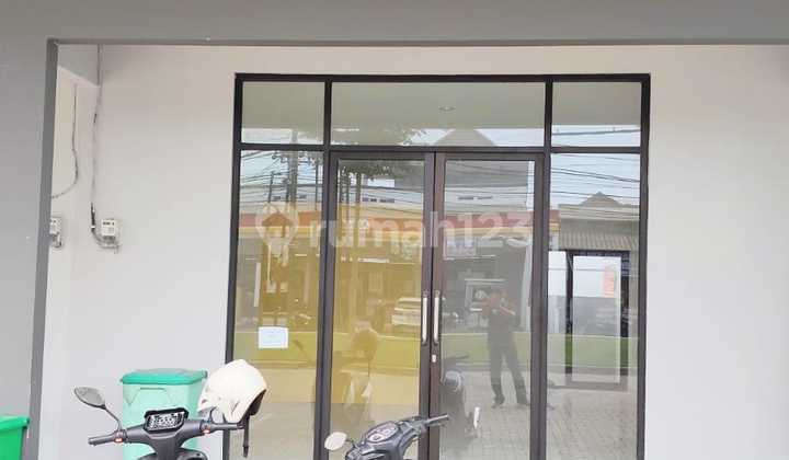 Here is the English translation:  
Sold Shop House Negotiable Ready to Occupy Suitable for Pharmacy Business Etc at Taman Sukodono Regency 1