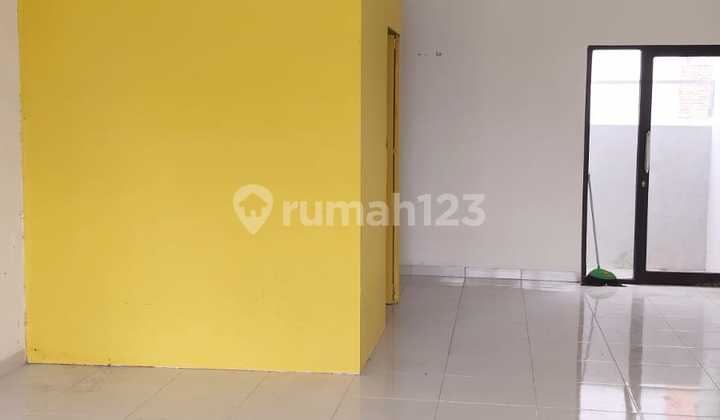 Here is the English translation:  
Sold Shop House Negotiable Ready to Occupy Suitable for Pharmacy Business Etc at Taman Sukodono Regency 2