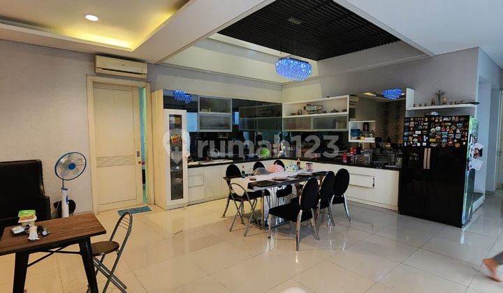 Rumah Modern Minimalis Bukit Telaga Golf Citraland Surabaya 2