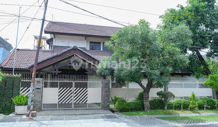 Dijual Rumah 2 Lantai Full Furnish di Dukuh Kupang Surabaya