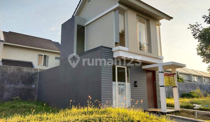 Disewakan Rumah 2 Lantai di Northwest West Park Surabaya 1