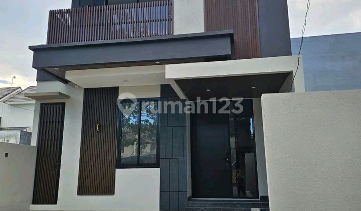 Rumah Baru dengan Row Jalan Luas Cluster Northwest Lake Citraland Surabaya Barat 1