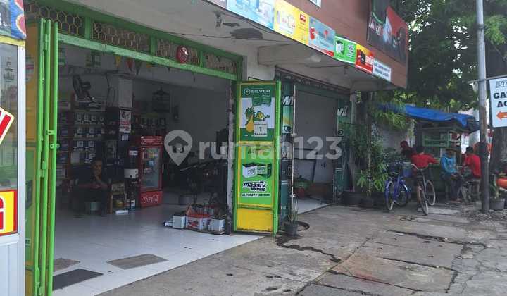 Strategic Shophouse In The Center of Kapasari Surabaya 2