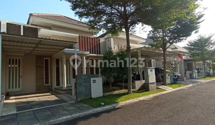 Kahuripan Park Balsa 1-Story House Near Sidoarjo Toll Gate Kahuripan Park Balsa 1-Story House Near Sidoarjo Toll Gate
