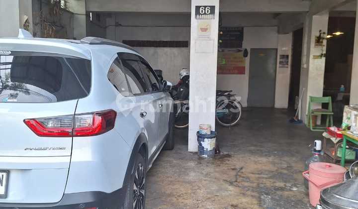 Strategic Shophouse In The Center of Kapasari Surabaya