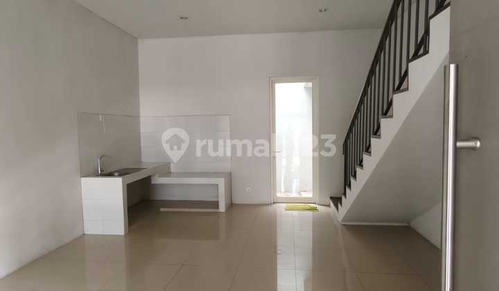 Disewakan Rumah 2 Lantai di Perumahan Springville Residence 2