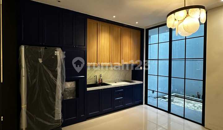 Dijual Rumah Semi Furnished di Citraland Surabaya 2