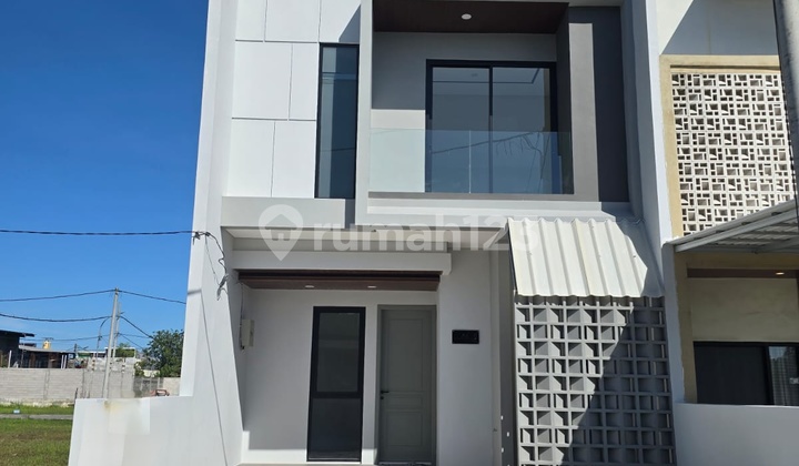 For Sale 2-Story House, Price Negotiable, Clover Ville Housing Estate, Surabaya