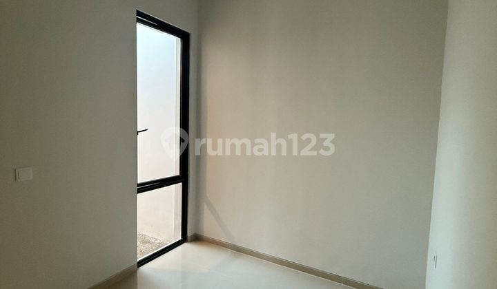 New Flood-Free Ready-to-Occupy House at Park Sunrise Surabaya 2