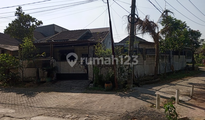 For Sale 1-Story House in Kota Baru Driyorejo, 4 Minutes from Citraland Driyorejo Gresik