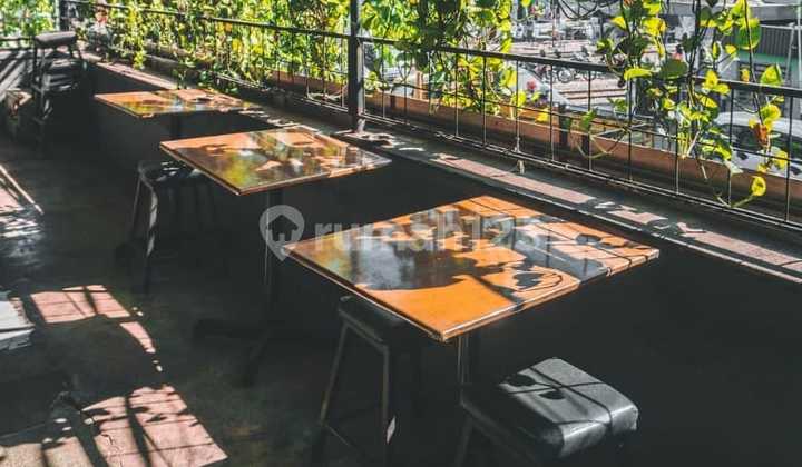 For Sale Ready-to-Use Shop House Negotiable Price Strategic Location in Kapasari Surabaya 2