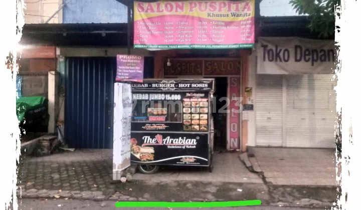 2.5-Storey House with Zero Frontage on Main Road and Strategic Location in Manukan Tengah, Surabaya 2