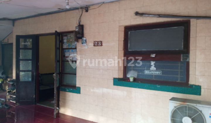 Di Bawah Pasaran Rumah 1 Lantai di Padmosusastro Surabaya Selatan 10 Menit ke Tunjungan Plaza Surabaya 1