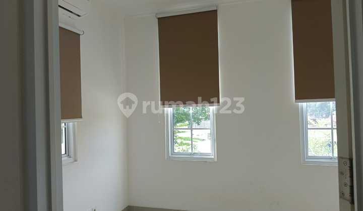 Disewakan Rumah 2 Lantai Sangat Strategis di Pramount Village Semarang 10 Menit Akses Tol Jatingaleh Krapyak 2