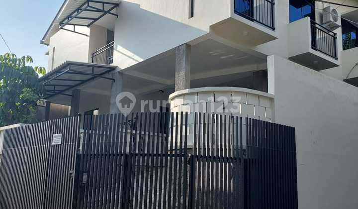 Fully Furnished Boarding House Negotiable in South Jakarta 1