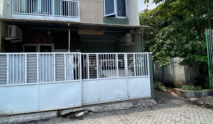 Rumah 2 Lantai Lokasi Sangat Strategis di Jalan Aries Surabaya Rumah 2 Lantai Lokasi Sangat Strategis di Jalan Aries Surabaya