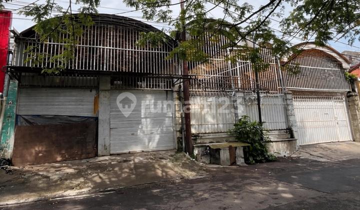 Disewakan Rumah Sangat Strategis Pusat Kota Surabaya di Jalan Nias