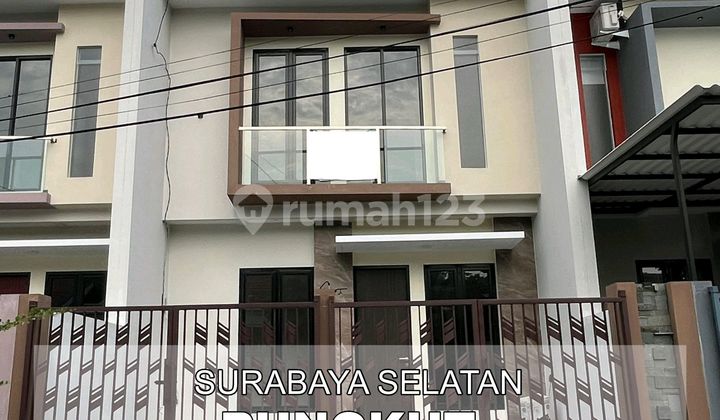 Very Strategic 2-Story House in Rungkut Near University and Shopping Center 1