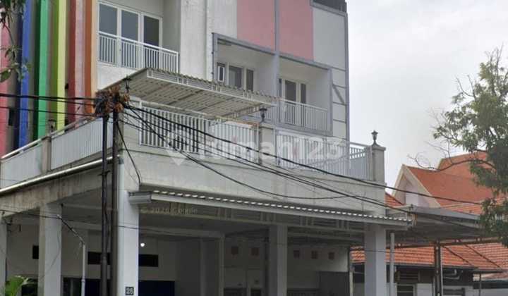 3-Storey Strategic Shop House Zero Main Road Access in Sudirman Residence, Central Surabaya 2