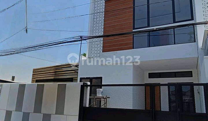For Sale Beautiful and New House in Gading Pantai Housing, Surabaya 1