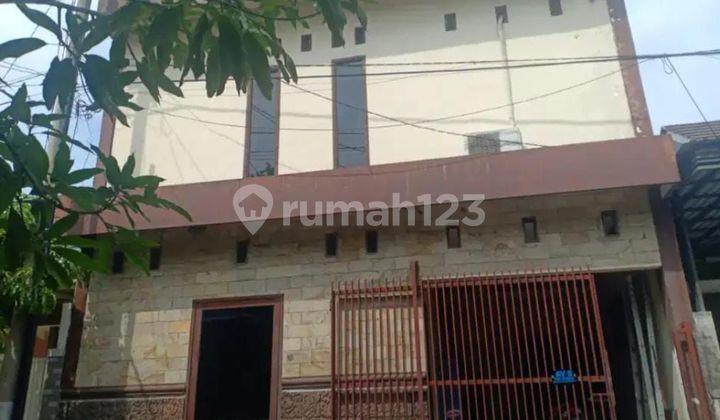 Comfortable 2-Story Residence Fully Furnished in Blukid Residence Near Alun Alun Sidoarjo Comfortable 2-Story Residence Fully Furnished in Blukid Residence Near Alun Alun Sidoarjo