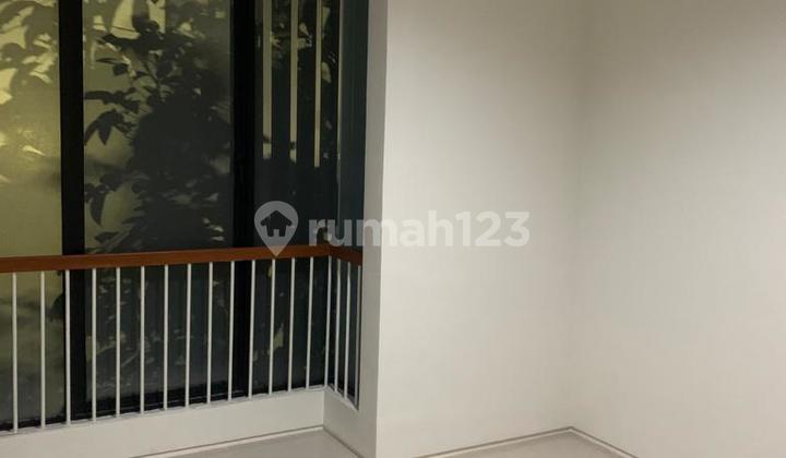 Certainly Cheap 2-Story House in Northwest Lake West Surabaya 2