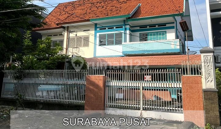 Rumah 2 Lantai Luas di Jalan Comal Surabaya Pusat Dekat Raya Darmo