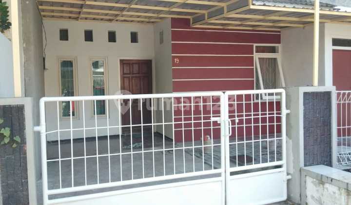 Cheap Price Below Market, Negotiable in Wiguna Central, One Step to UPN, Close to Toll Road and Juanda Airport