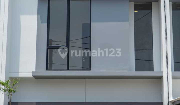 For Rent New House Ready to Occupancy Flood-Free in Park Sunrise Surabaya 2