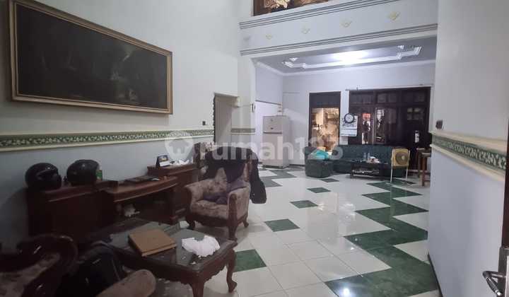 2-Story House in a Strategic Location at Barata Jaya, Close to Ngagel and 7 Minutes to Marvel City Mall Surabaya 2