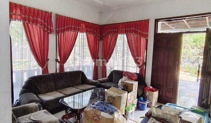 Guaranteed Lowest Price Negotiable 2-Storey House Hook Position with Hall and Music Studio in Wiyung, West Surabaya 2