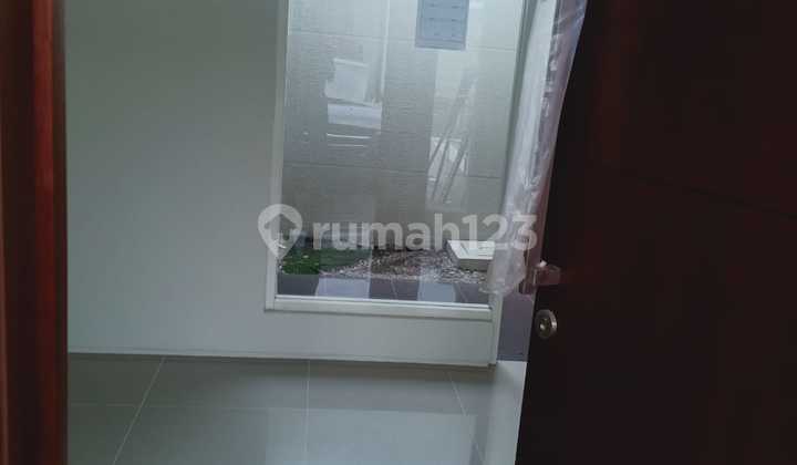 Disewakan Termurah Rumah di Northwest Citraland Surabaya Barat 2