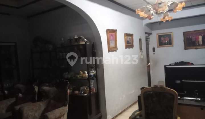 Below Market Price House in Gubeng Kertajaya Near Unair Campus B Surabaya 2