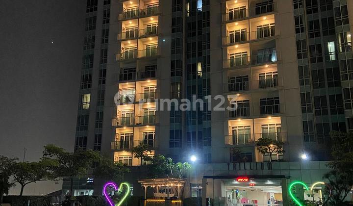 Fully Furnished 2-Bedroom Apartment at Trillium in the Heart of Surabaya Fully Furnished 2-Bedroom Apartment at Trillium in the Heart of Surabaya