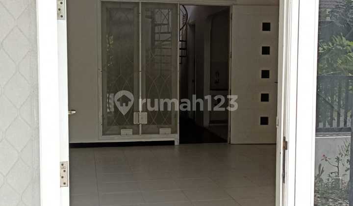 For Rent Semi-Furnished House in Pondok Tjandra Cluster Emerald 2