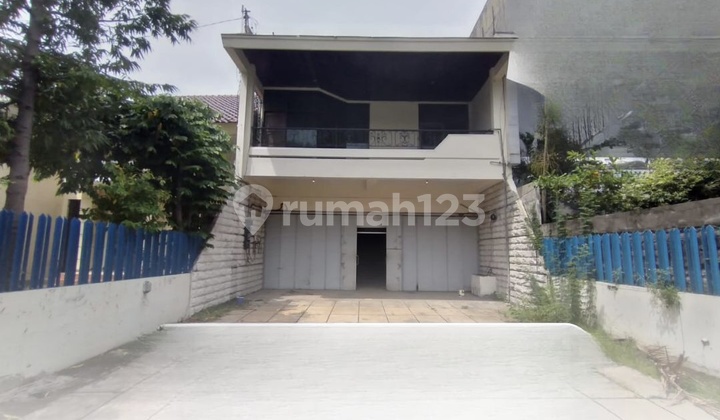 Ready-to-Use Shop House in a Strategic Central Business District Location 1