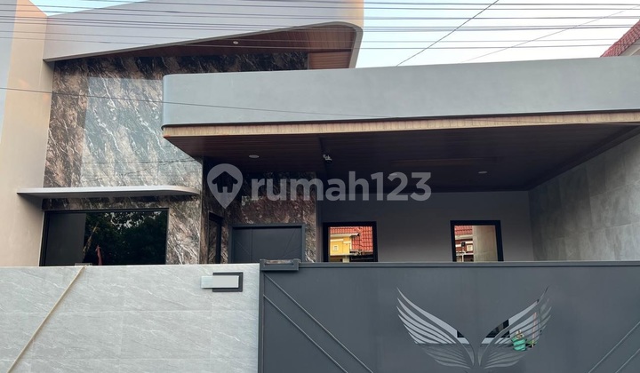 Luxury Smart House Modern Architect Design in a Strategic Location Luxury Smart House Modern Architect Design in a Strategic Location