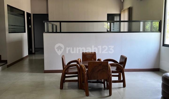 Rumah Hook Di Hunian Eksklusif Dekat Binus 2