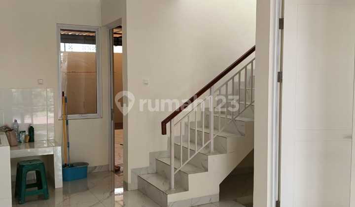 New Clean House Never Occupied in Paramount Village Housing 2