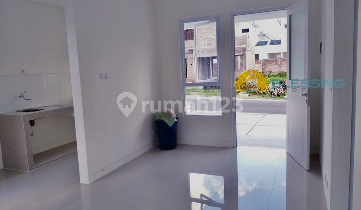 New Clean House for Young Families in an Exclusive Cluster Location 2